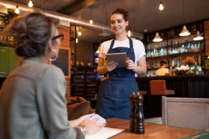 cfa-ufa-cfp-enseignement-catholique-sarthe-formation-hotellerie-restauration-serveur